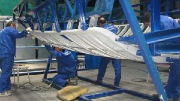 Cehii aterizeaza la Avioane pana pe 15 septembrie