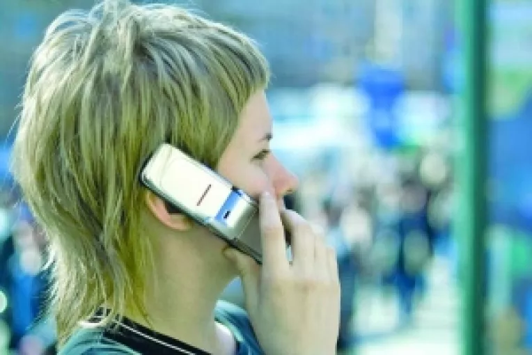 Dupa ce si-au amplasat statiile de emisie in comuna,
Cosmote si Orange au lasat Independenta fara semnal