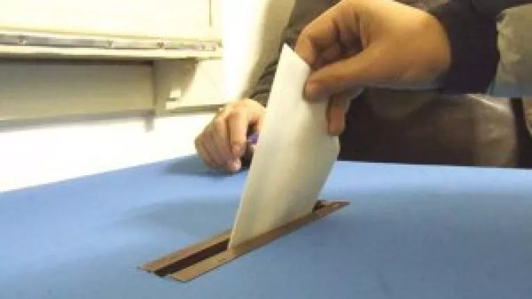 Fraudele alegerilor din 25 noiembrie, descoperite dupa doua luni