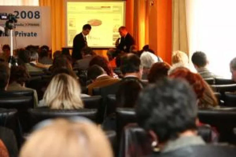 Incep platile pentru asigurarile private