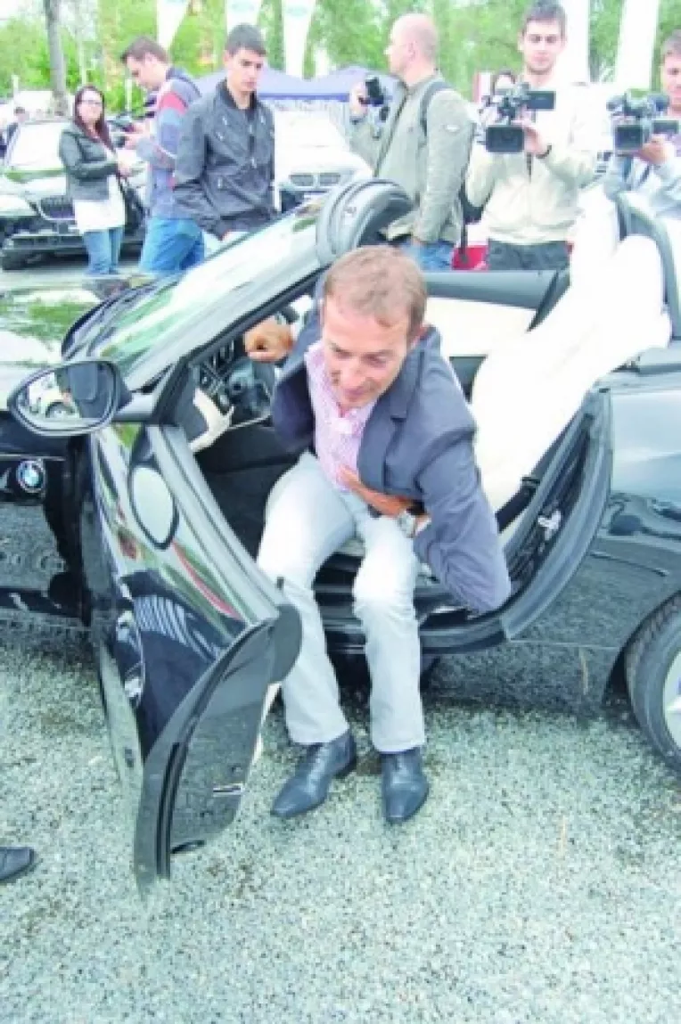 La Power Marine Autoshow din Mamaia, Radu Mazare a testat masinile expuse in premiera