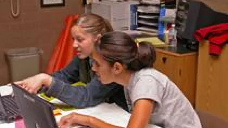 Motorul de cautare Google ii ajuta pe elevi sa invete