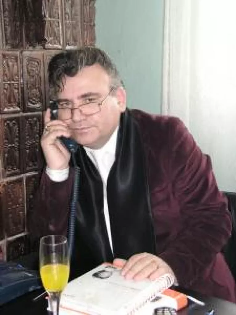 Politistii bat in poarta la Plesoi