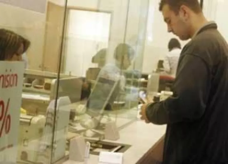 Populatia si firmele din Bucuresti au luat peste o treime din creditele date pana in iunie