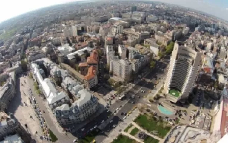 Prof. dr. arh. Peter Derer: Boom-ul constructiv este cu dus si intors