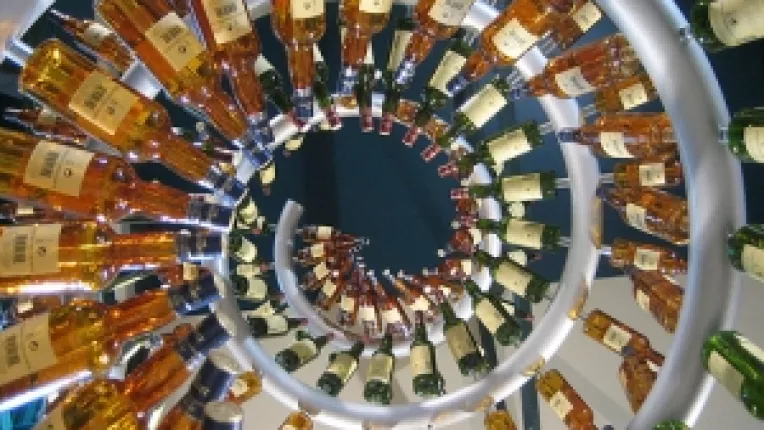 Secretele Whisky-lui veritabil: Alambicul de cupru si butoiul de stejar