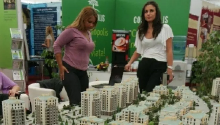 Targul tiMOn si-a deschis portile in Piata Constitutiei!