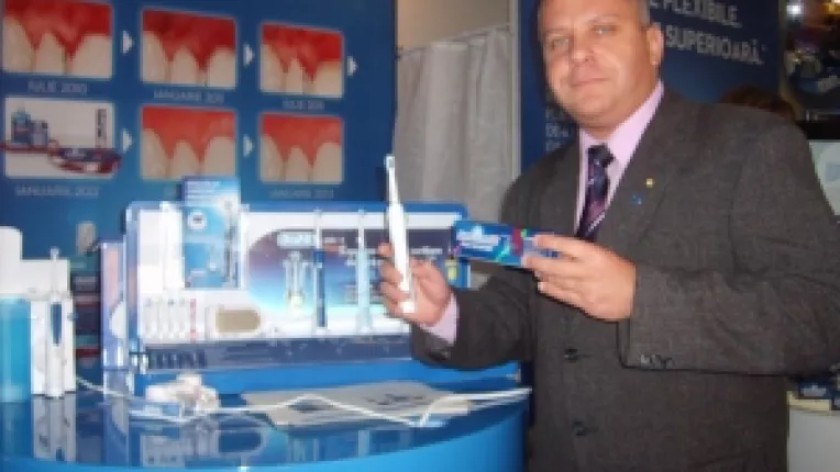 Tiberius Amplef, Reprezentant Blend-A-Med Oral-B: "Ca noutate, avem pe piata un nou capat pentru periutele electrice cu periaj tridimensional numit TriZone!"
