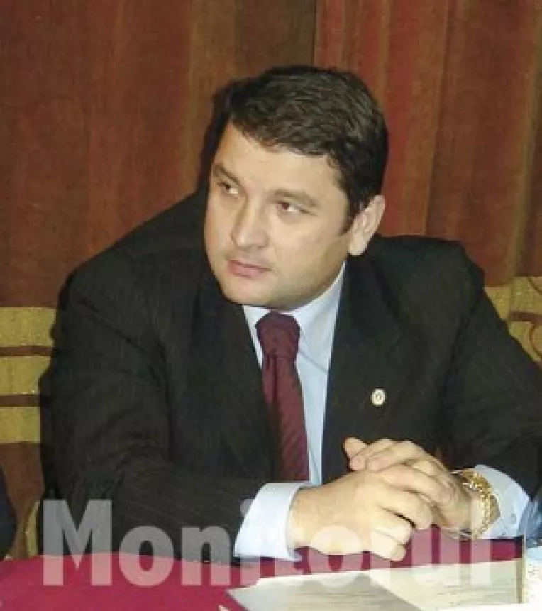 Voiculescu, sustinut in continuare de conservatori